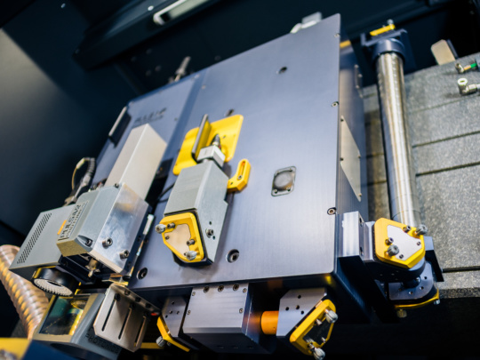 Flexible beam splitting and beam shaping for optimizing and scaling laser processes