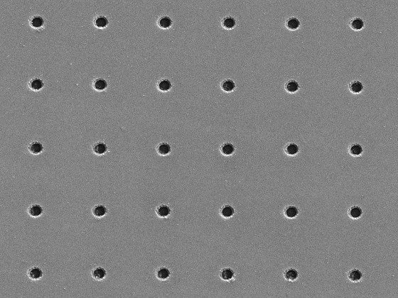 Mikroaperturen mit Toleranzen im Nanometerbereich