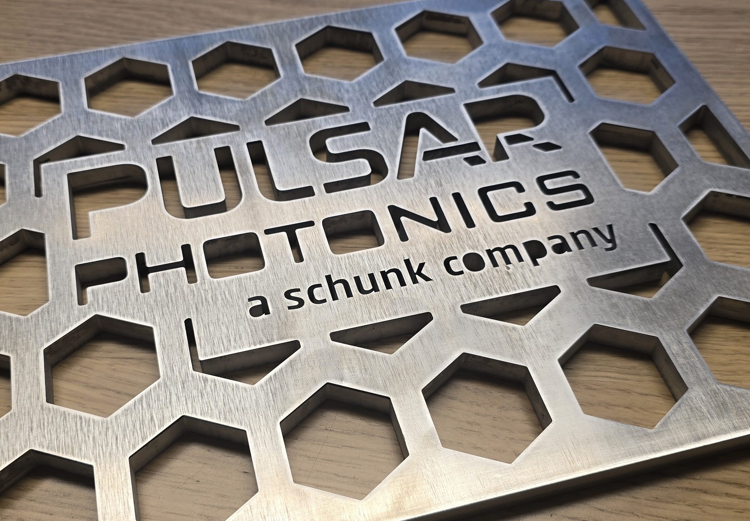 Laserwaterjet in Aluminium, 10 mm dick