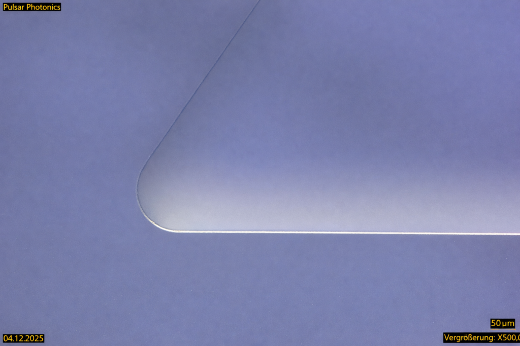 Laserschnitt in Glas, Webo